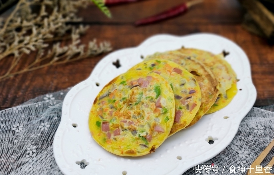 孩子|洋葱和鸡蛋别再炒着吃,做成早餐饼,鲜香可口,好吃又营养!