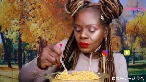 用来|中国的垃圾食品,成为非洲炫富的资本,女性还用来相亲