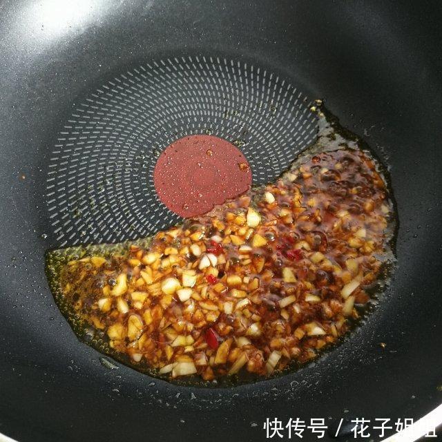 健康|蒜蓉粉丝蒸秋葵,美味好吃又健康,做法也不难