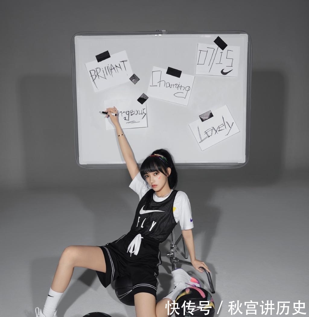 渔网|程潇曝运动写真，穿渔网背心配运动裤，活力十足散发少女感