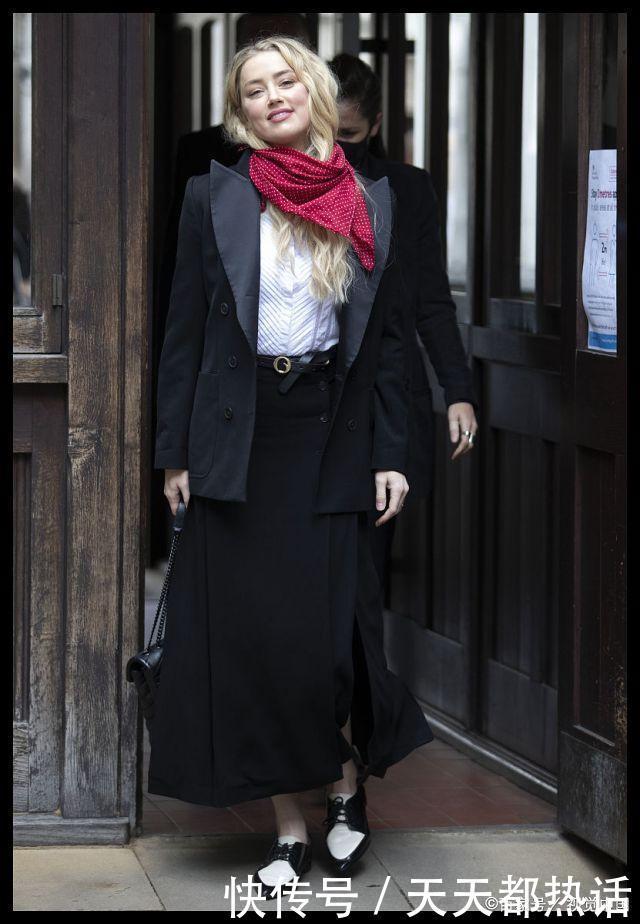 尼德|约翰·尼德普西装革履像个雅痞绅士,艾梅柏·希尔德精致造型太迷人