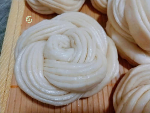  一料|发面不要只放酵母了，多加一料，做出的花卷，蓬松暄软，层次多