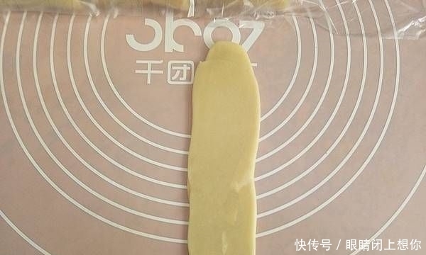  幸福|蛋黄酥，一口都是幸福！