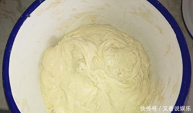  发硬|大姑烙的发面饼，松软有层次，放两天也不发硬，仅多做了一步！