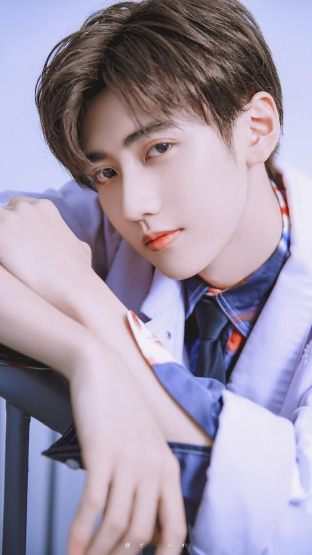  颜值|实力强劲的新兴男团R1SE，高颜值花美男让人眼前一亮