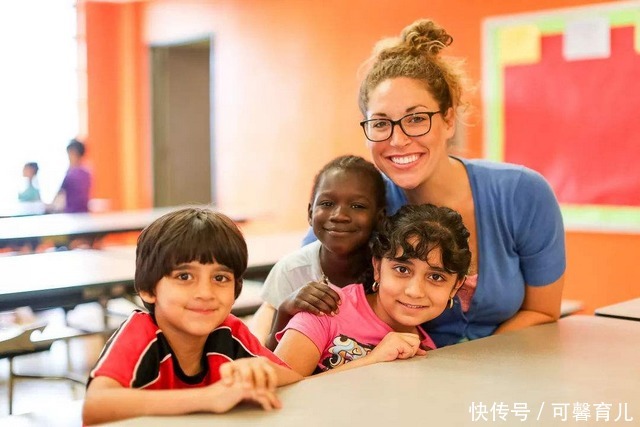 孩子|乖巧小男孩的感人瞬间，教养对于孩子来说有多重要