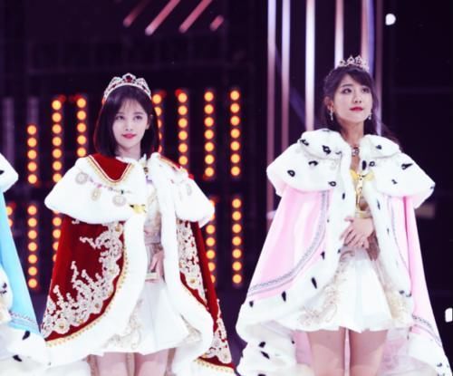  李艺彤|双双退团后，李艺彤参加综艺再次聊起鞠婧祎，称她是自己一辈子达不到的目标