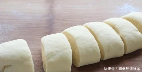 好吃|面粉特别的创意做法,加2个紫薯,比包子馒头都好吃,酥得直掉渣