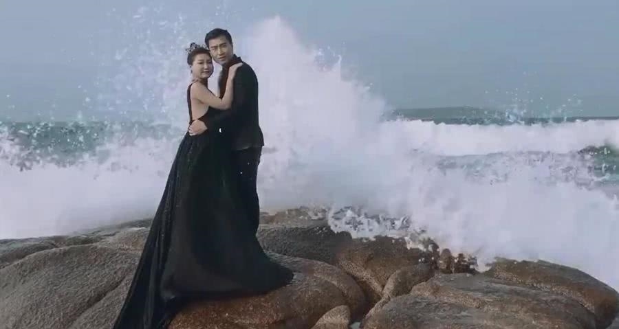 黑纱|高颜值夫妻霸气拍黑纱婚纱照,原图连人脸都看不清,成片好美