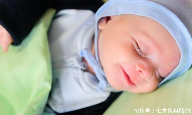  重视|决定宝宝头型的三个月，一定要重视