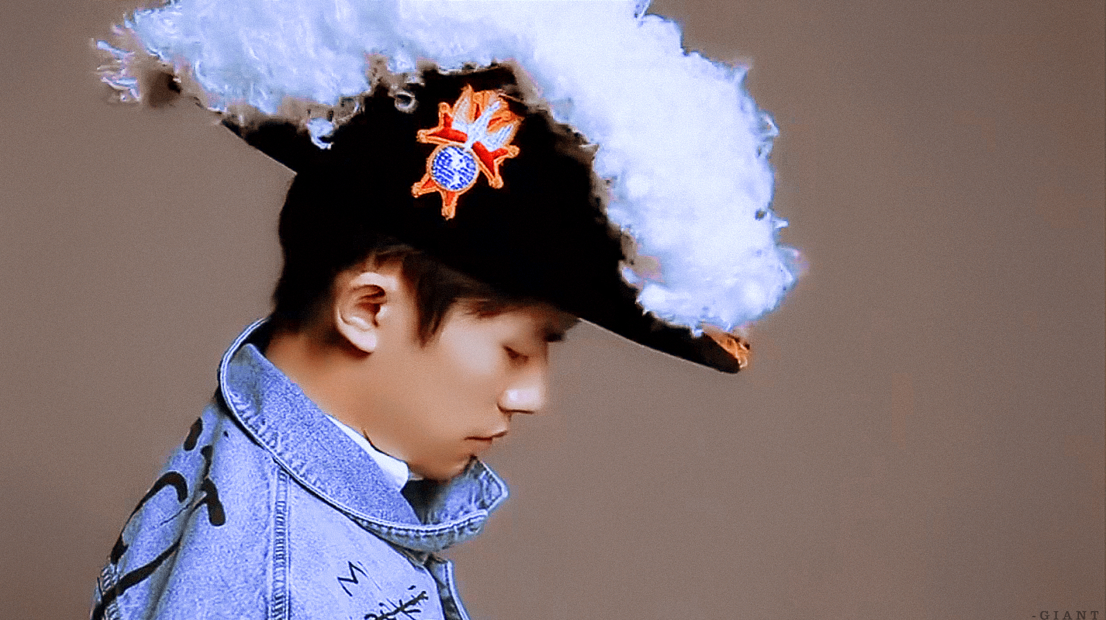  舞者|易烊千玺街舞节目重大失误，大神因他淘汰，还被女舞者质疑眼光