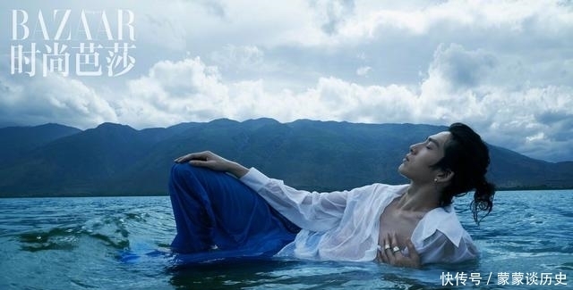 上演|井柏然大片超带感,穿白衬衫上演“湿身诱惑”,诠释自然与艺术感