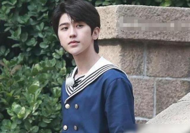 合照|《奔跑吧》再换人蔡徐坤郭麒麟无缘下一季收尾合照露出端倪