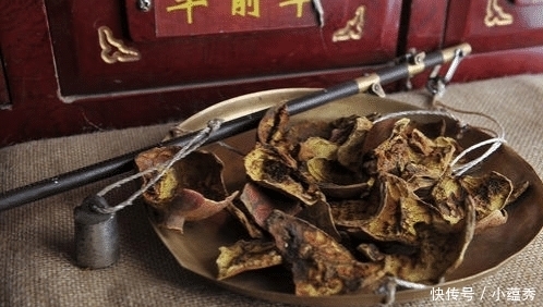  石榴皮|你家有晒干的石榴皮吗？作用真多，花钱也难买到，不懂可惜了