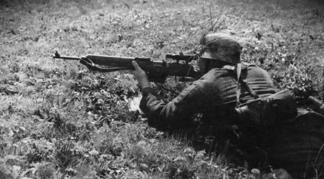 自动步枪|从SVT-40到SKS半自动步枪，苏联半自动步枪的更新换代史