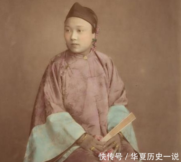 面貌|晚清老照片:还原晚清妇女真实面貌,满洲第一美人满面愁容,贵族妇女春风得意