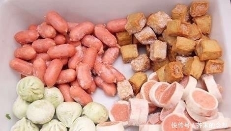  图五|七种造假食物，图五像在吃塑料，网友全部都吃过，我没救了