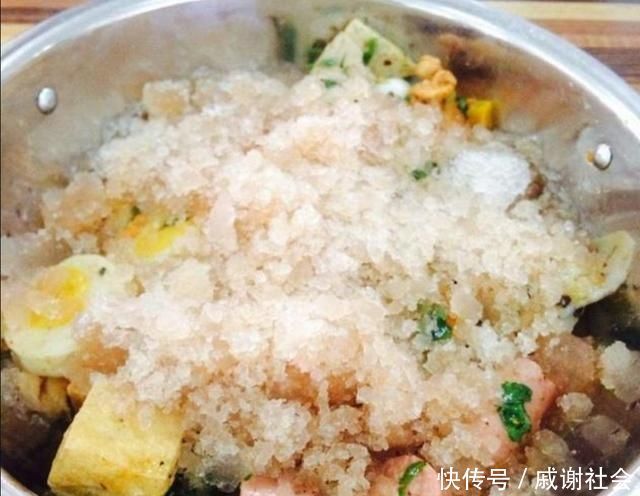 大妈们|学生被食堂逼出的无奈,吃过“冰镇麻辣烫”吗全吃过的真心疼你