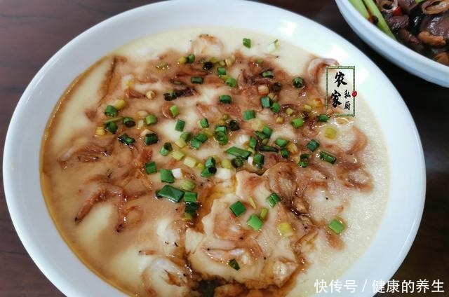 屏幕前|晒两口子的极简午餐，两菜一汤两小菜，网友很精致，比吃外卖强