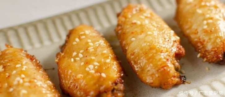  多汁|有着丰富的胶原蛋白，营养入味多汁，开胃下饭孩子都爱吃。