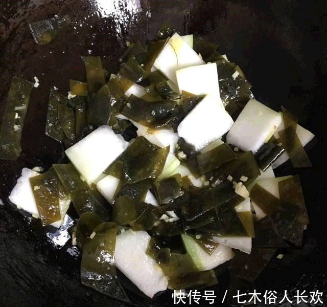  大锅|八月初，不爱吃肉就喝这汤，2块钱一大锅，比鲫鱼便宜，更滋补