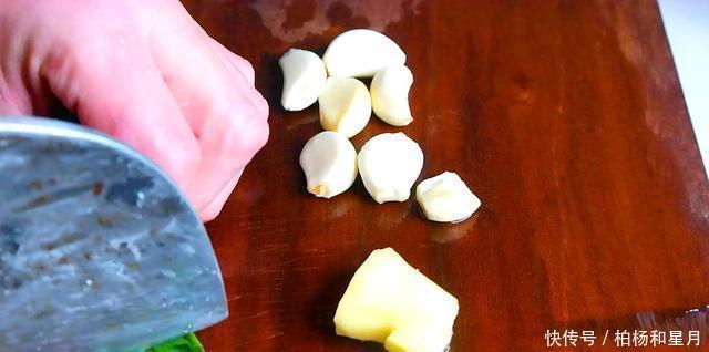 花甲|大厨教你“爆炒花甲”,鲜嫩可口,味道比饭店还好吃,超过瘾