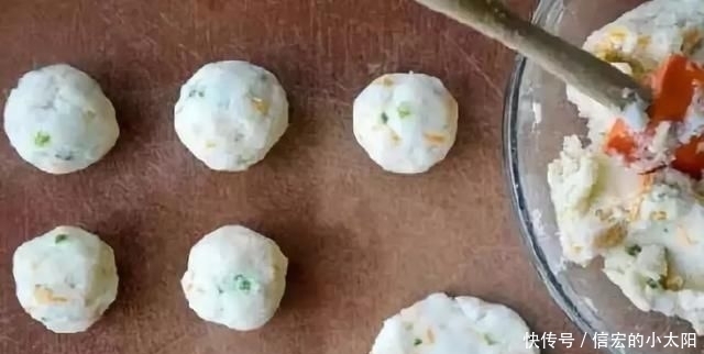  面粉|这才是煎饼果子最好吃的做法,煎饼香,果子酥,比外面卖的还好吃