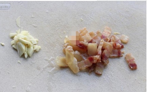 腊肉|没有比这更馋人的砂锅菜了,不加一滴水,焖一锅,给龙虾都不换