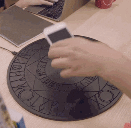  搞笑|搞笑GIF：用闺女钓小龙虾？确定是亲生的吗？