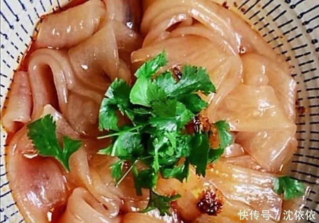  鲜爽|葱油酸辣宽粉（教你一道鲜爽可口、好吃过瘾的美味小吃）。