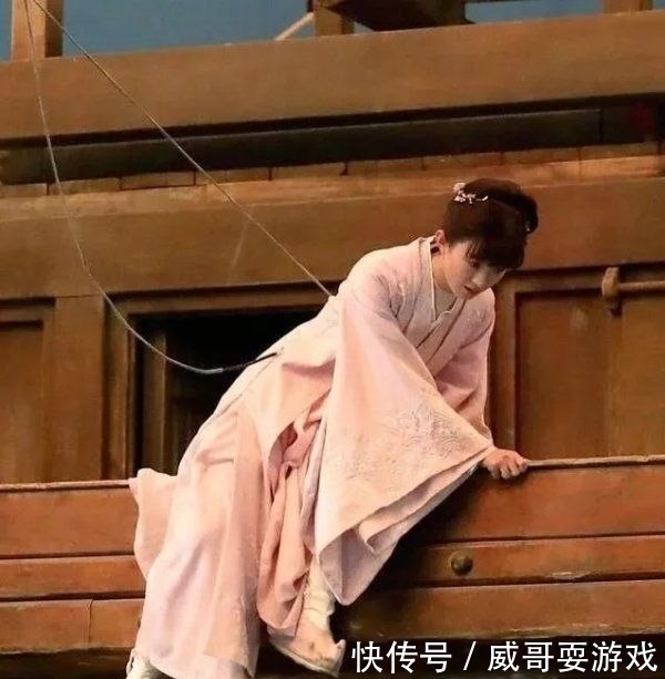 龙套|从龙套演员到顶流女星,爆款剧多到被誉为收视女王,赵丽颖凭什么?