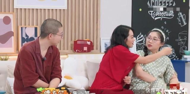 油腻|李诞在节目里挤眉弄眼,对女嘉宾满脸不屑,高高在上的姿态很油腻