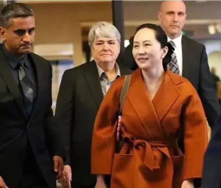 孟晚舟|一个软禁在他乡,一个娇养于豪宅,孟晚舟和姚安娜差别为何这么大
