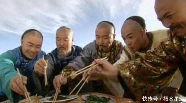  饭菜|还珠格格饭菜是假的，家有儿女也是假的，这部剧虽剧组穷，但饭菜是真的