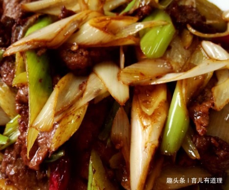  牛肉|葱香浓郁，百吃不腻，上桌就光盘，家人们最爱的家常菜