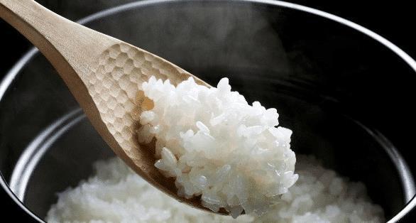 美女|法国美女到中国,帮朋友煮饭时这一幕迷茫了:中国人的手有魔法?