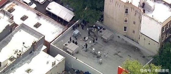 露出|麦当劳房顶现男子半个身体,胡乱塞进塑料袋,一双脚露出袋子