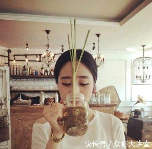 图片|趣味图片幽默段子:妹子,你是怎么学会用脚趾头自拍的呀,厉害了