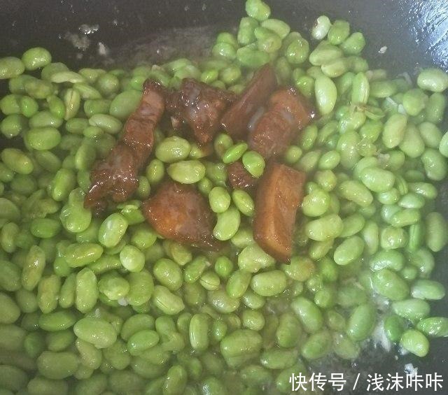 下饭|毛豆烧红烧肉,简单又下饭,全家都爱吃