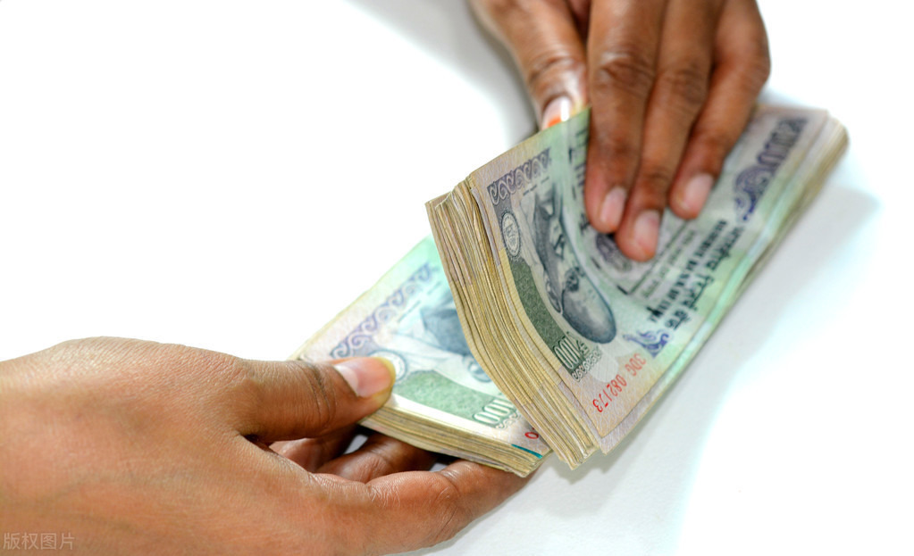  社保|35岁不交社保，每年存1万块，存20年，够养老吗？