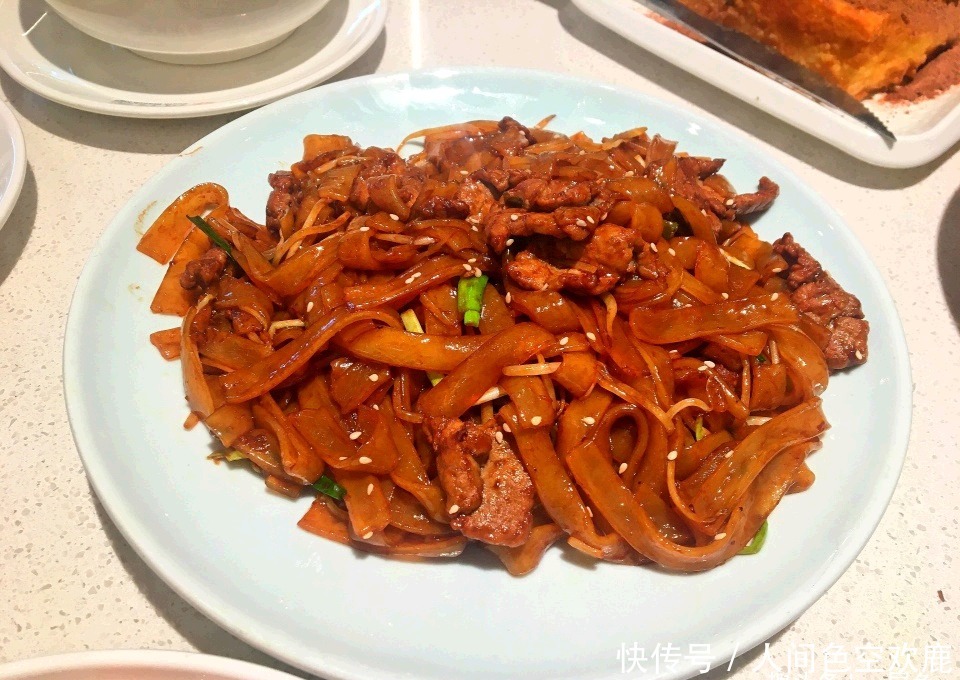 a840|一家四口的周末午餐,六个菜花了240元,分量足味道好,太实惠了