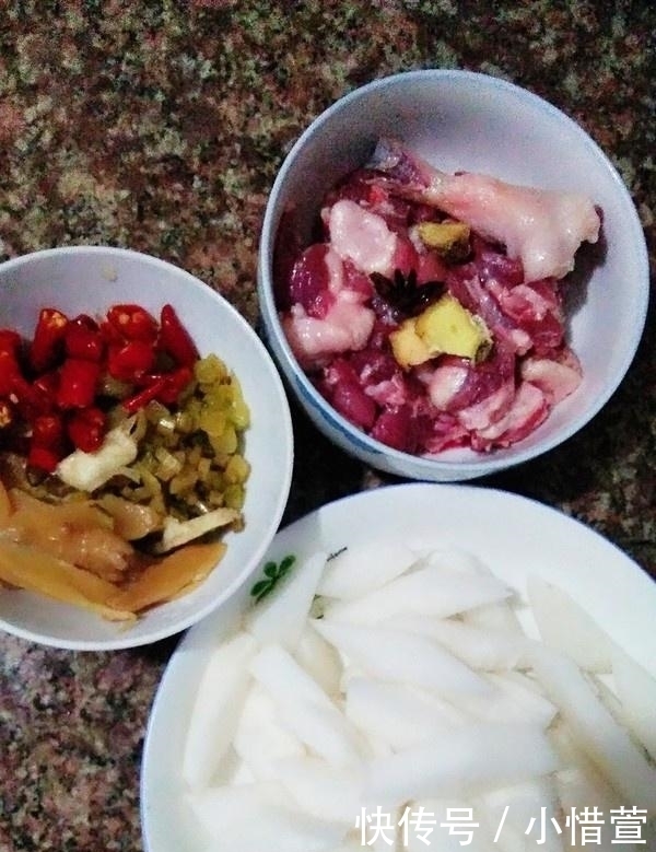 鸭子|夏天吃肉就吃“它”,比牛肉便宜,比猪肉好吃,焖一焖香到舔盘子