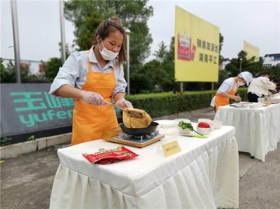 辣条|辣条厨艺大比拼，21位“辣妈”亮出各自拿手绝活烹饪“辣条大餐”