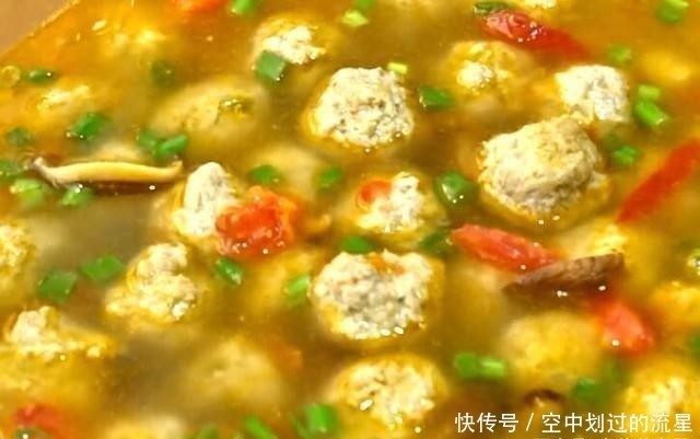 莲藕丸子|秋天,多喝此汤,汤鲜味美还补钙,比骨头汤营养,每次上桌遭疯抢