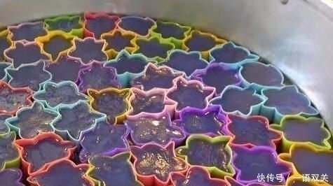 大锅|大姐摆摊卖“特别”小吃,1元2个,一天只做2大锅,来晚了吃不上