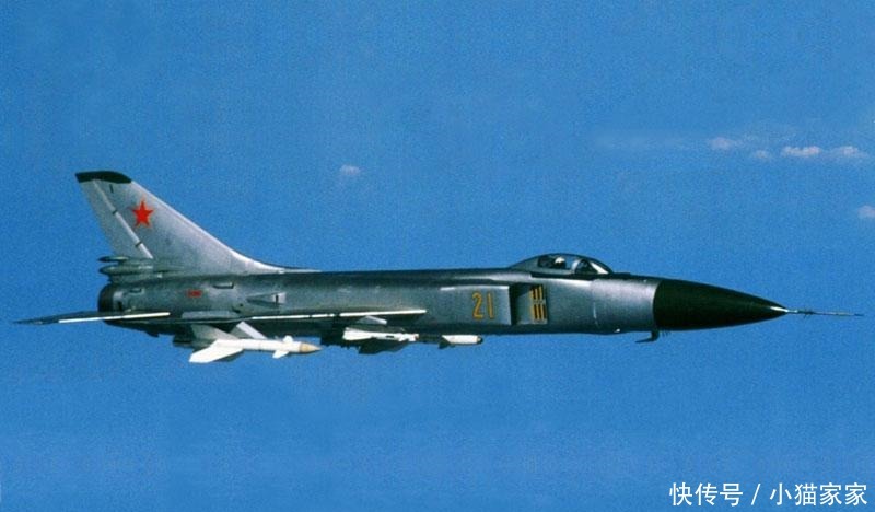 气昏|苏军最没意义的空中撞击苏-15气昏了头,与走私飞机同归于尽