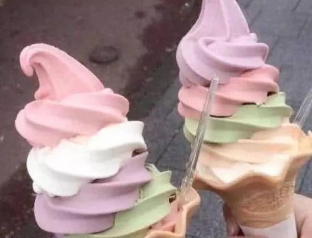 男生|女生冬季忍不住要去买的雪糕,图一可爱,图四男生却“不敢下口”