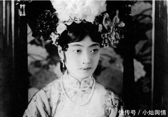 打理|珍贵老照片：溥仪的皇后婉容让人一眼难忘，慈禧太后正在打理仪表