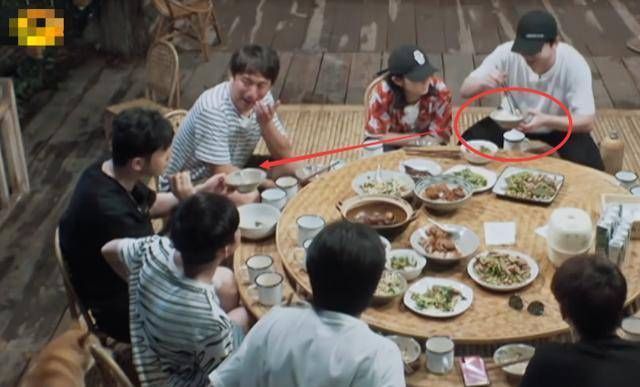 吃法|黄晓明自称易胖体质,当吃米饭时,谁注意吃法难为他了