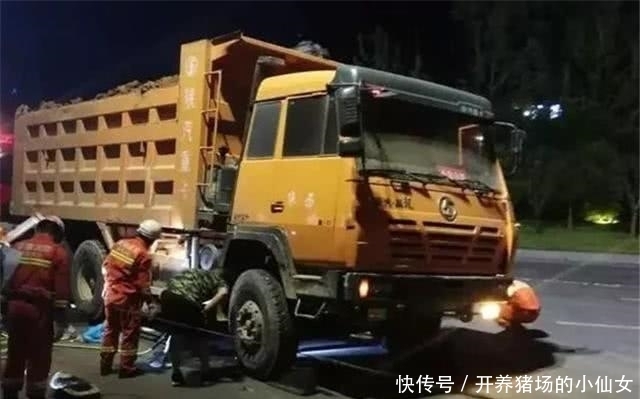 晚上|为何渣土车晚上敢随便闯红灯,得知真相后,令主人气氛不已!